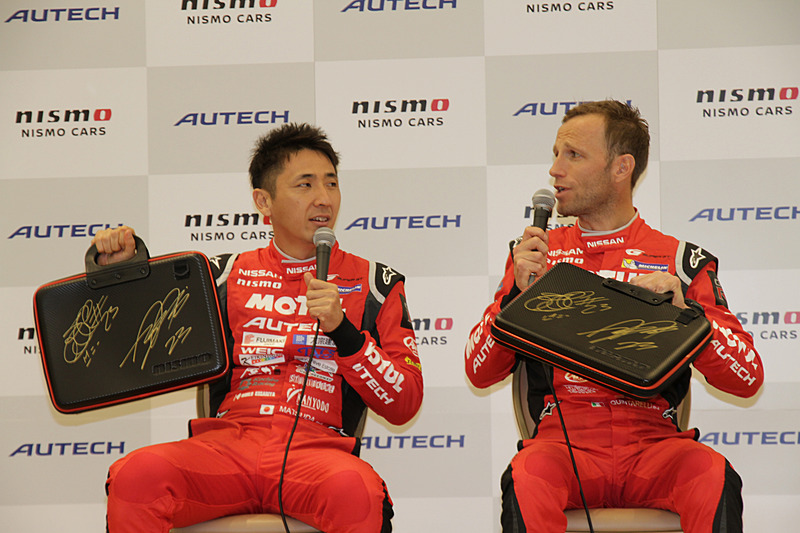 GTドライバーのトークショーに続き、登壇者によるチャリティオークションを開催。GTドライバーのサイン入りPCバッグや本革製の財布、オーテックバージョンのミニチュアカーなどに多くの入札が集まった