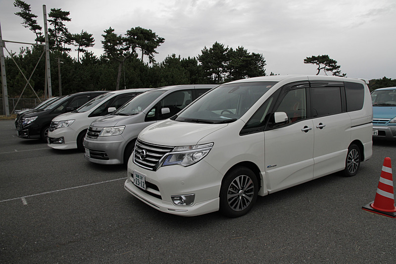 「セレナ モードプレミア」「セレナ ライダー」