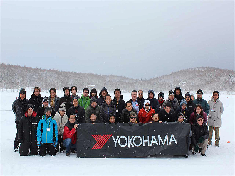 プロスペックが開催した長野県女神湖の氷上特設コースを使用したドライビングスクール（写真は過去に開催したもの）