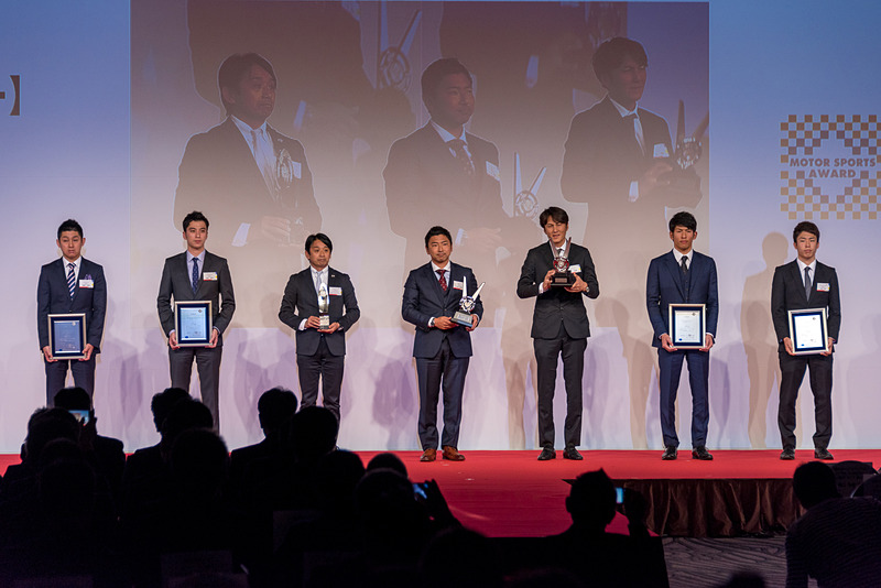 SUPER GT GT300クラス ドライバー チャンピオン：谷口信輝選手、片岡龍也選手、同 チームチャンピオン：GOODSMILE RACING＆Team UKYO