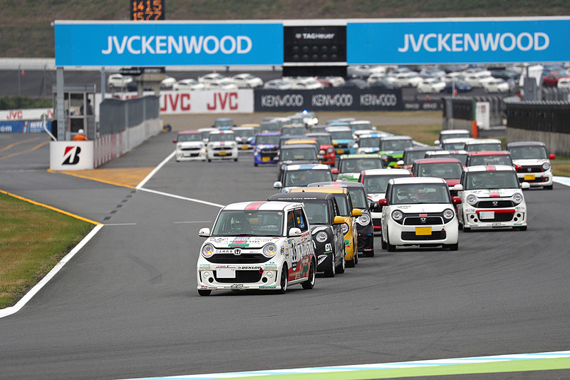 ホンダの軽自動車「N-ONE」によるワンメイクレス「N-ONE OWNER'S CUP」で初となる耐久レースが12月1日～2日に開催