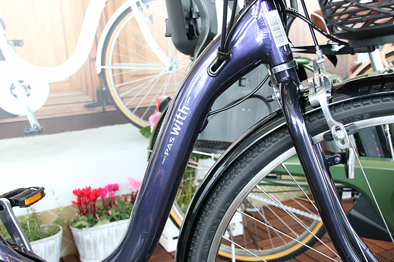 フレームはケーブルを内蔵できる仕組みとなっている