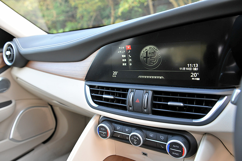 8.8インチセンターディスプレイを採用する「Connectシステム」はApple CarPlay やAndroid Autoに対応