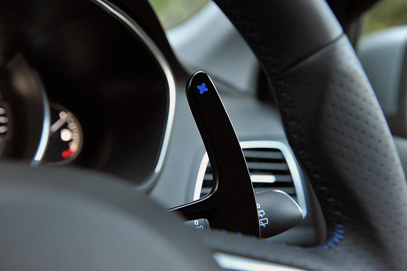 パドルシフトはGTシリーズ専用装備