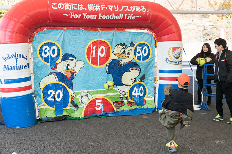 横浜F・マリノスの遊具が並ぶキッズパーク