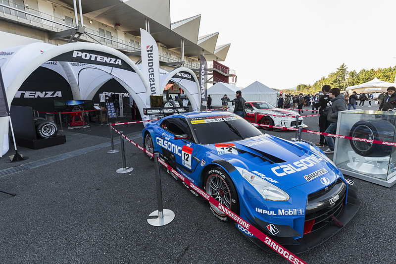 タイヤだけではなく車両展示も行なわれていたブリヂストンブース