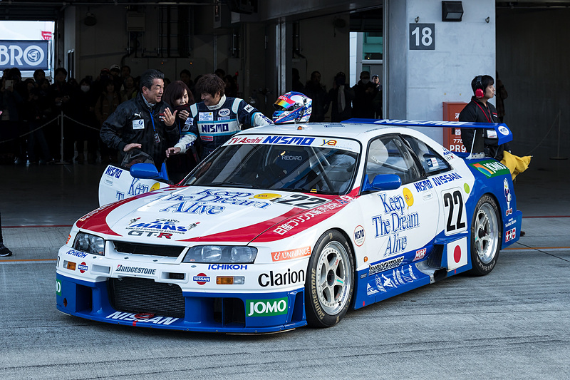 NISMO GT-R LM（1996）とNISMO GT-R LM（1995）