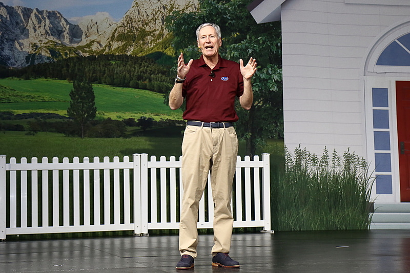 スバルの現地法人であるスバルオブアメリカ（SOA）で社長を務めるトム・ドール氏もプレスカンファレンスでスピーチを行なった