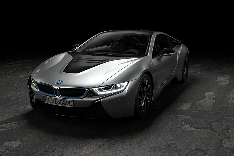 左がi8 クーペ、右がi8 ロードスター