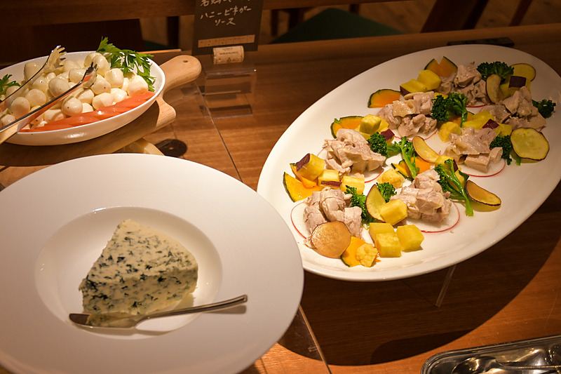 ずらりと並んだお料理はどれもおいしそうで目移りしてしまう