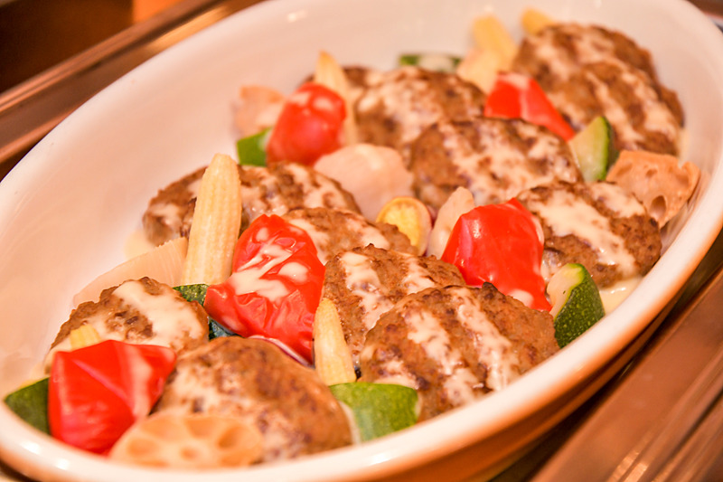 ずらりと並んだお料理はどれもおいしそうで目移りしてしまう