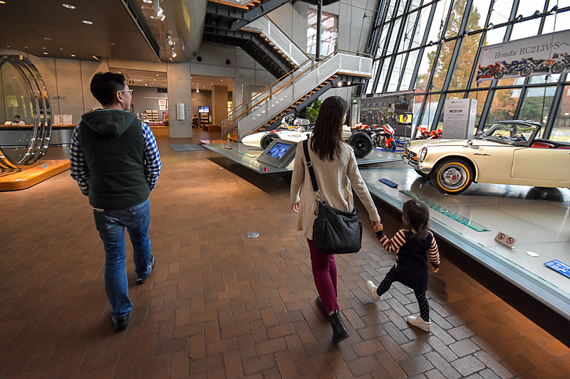 普段はなかなか見られないクルマたちに和奏は刺激を受け、私たちは懐かしい話に花を咲かせた