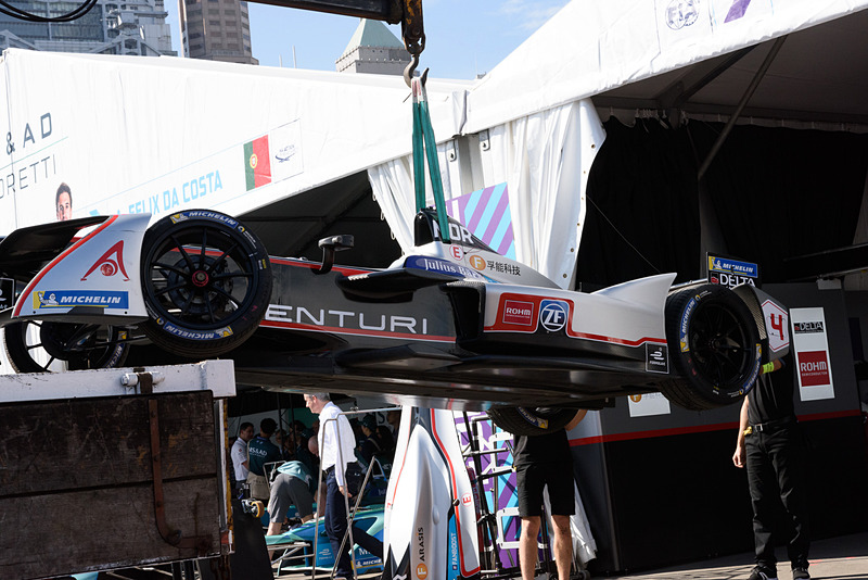 そしてピットに収まっていった