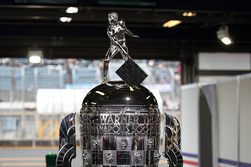 トロフィー上部