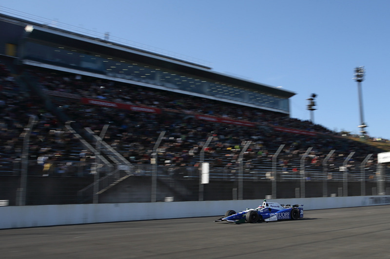 ツインリンクもてぎのオーバルコースにインディカーの勇姿が蘇る