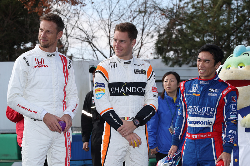 ホンダの八郷社長も同席して行なわれた「Honda Racing Dream Kart Cup」。バトン選手や佐藤琢磨選手、ストフェル・バンドーン選手など豪華な顔ぶれが参加