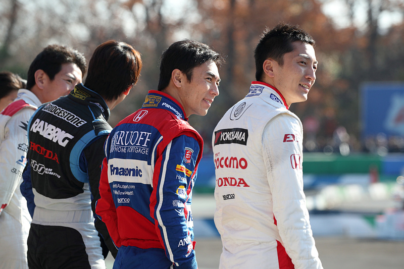 ホンダの八郷社長も同席して行なわれた「Honda Racing Dream Kart Cup」。バトン選手や佐藤琢磨選手、ストフェル・バンドーン選手など豪華な顔ぶれが参加