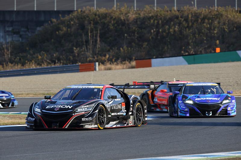 SUPER GT車両である「NSX-GT」の走行