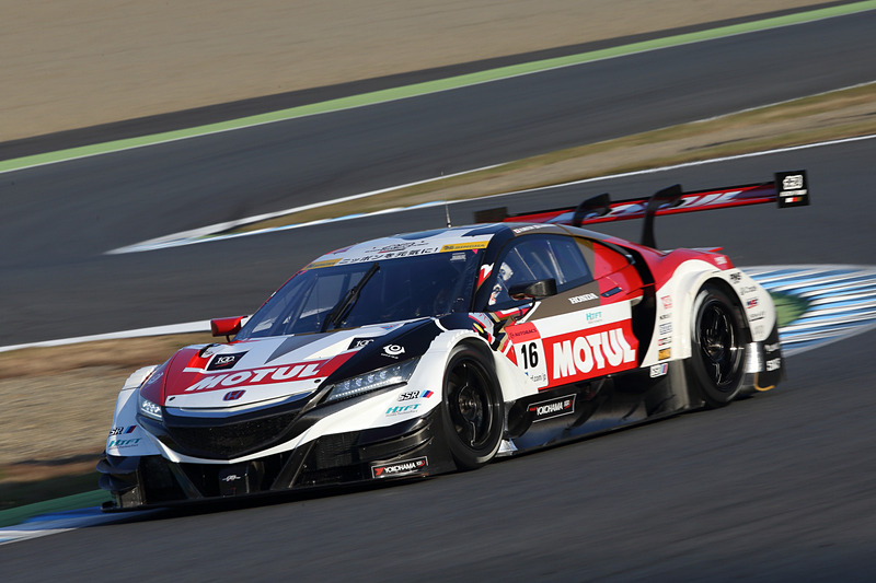 SUPER GT車両である「NSX-GT」の走行