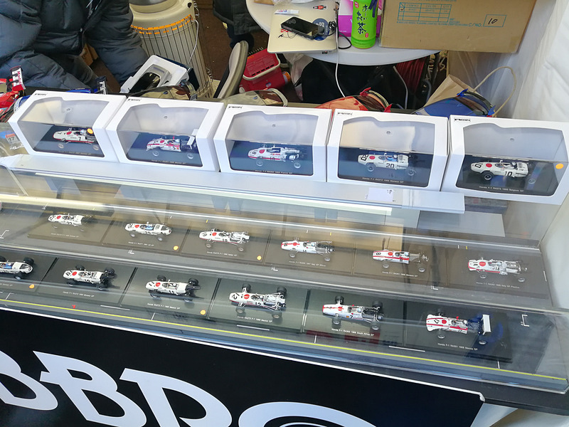 エブロブースではホンダ車のスケールモデルに加え、HondaJetのモデルプレーンも販売