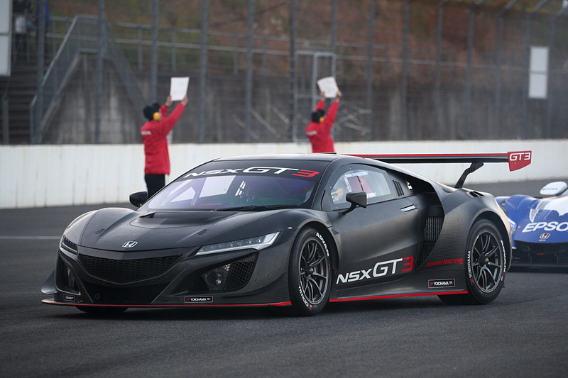 フィナーレに向けてパレードランが行なわれる