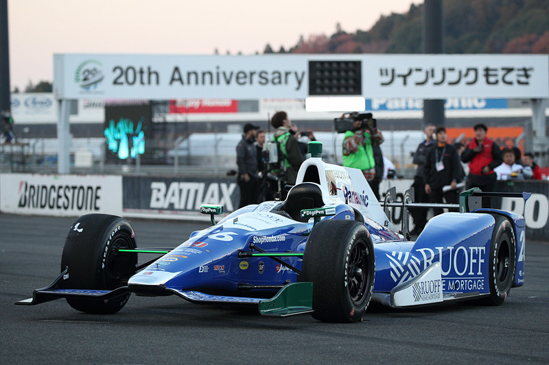 フィナーレに向けてパレードランが行なわれる