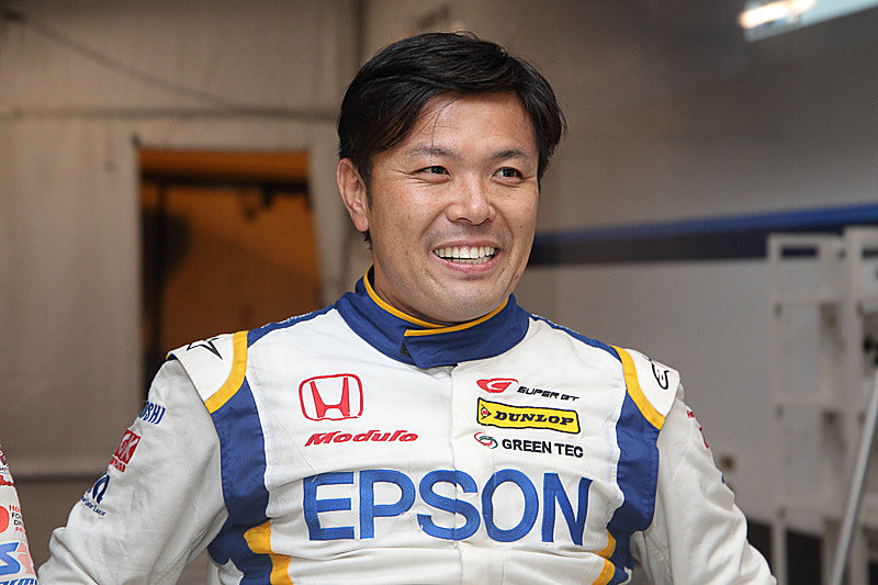 レーシングドライバーの松浦孝亮選手