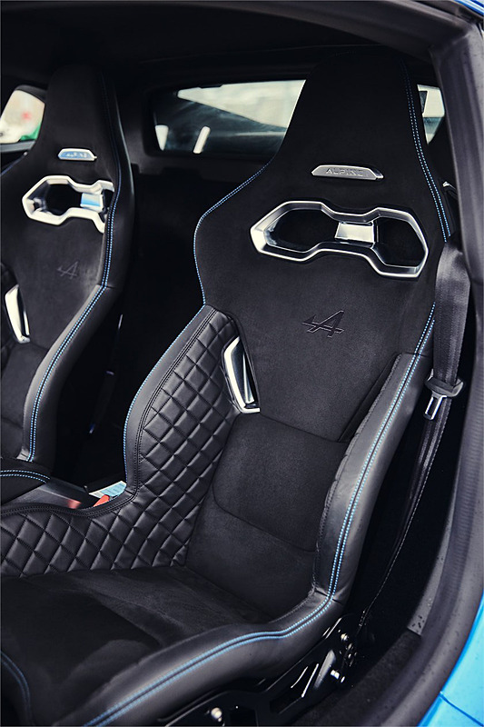 A110 プレミアエディションのインテリア