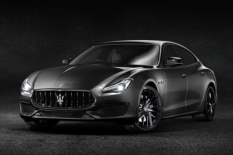 限定車「クアトロポルテ GTS ネリッシモ・カーボン・エディション」