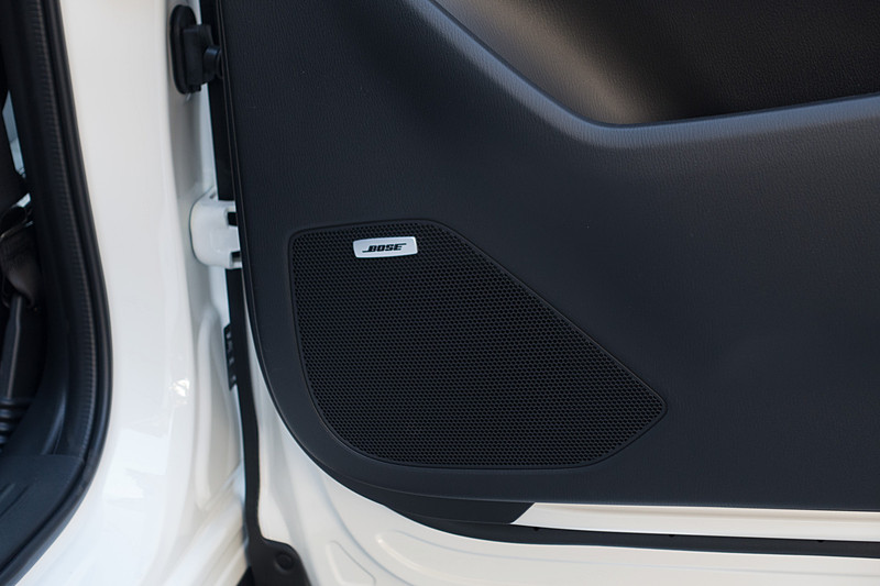 リアドアの130mmスピーカー。こちらにも……