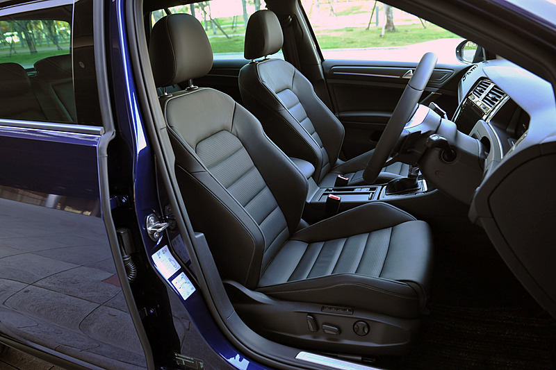 ゴルフ GTEのインテリア