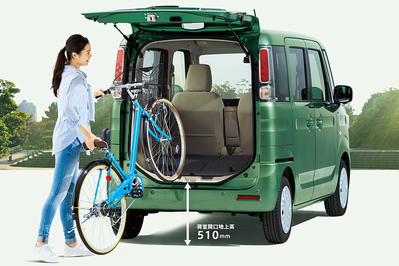 リアシートを格納すると27インチ自転車が搭載可能
