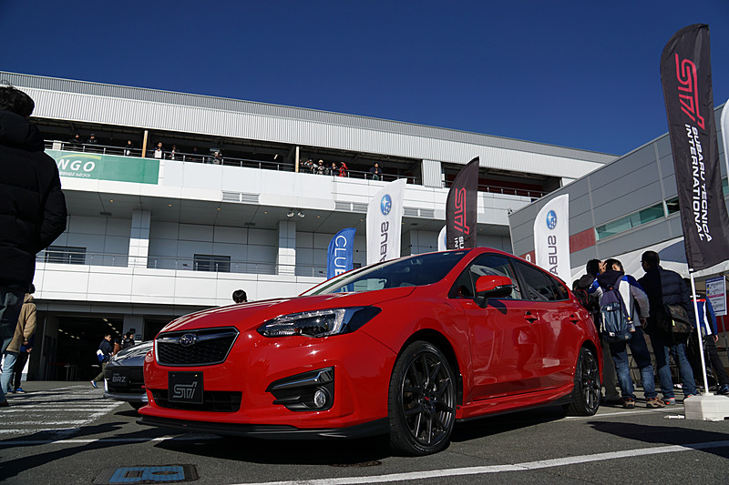 スバルや2輪メーカーのヤマハ発動機もメーカーの垣根を超えてブースを出展