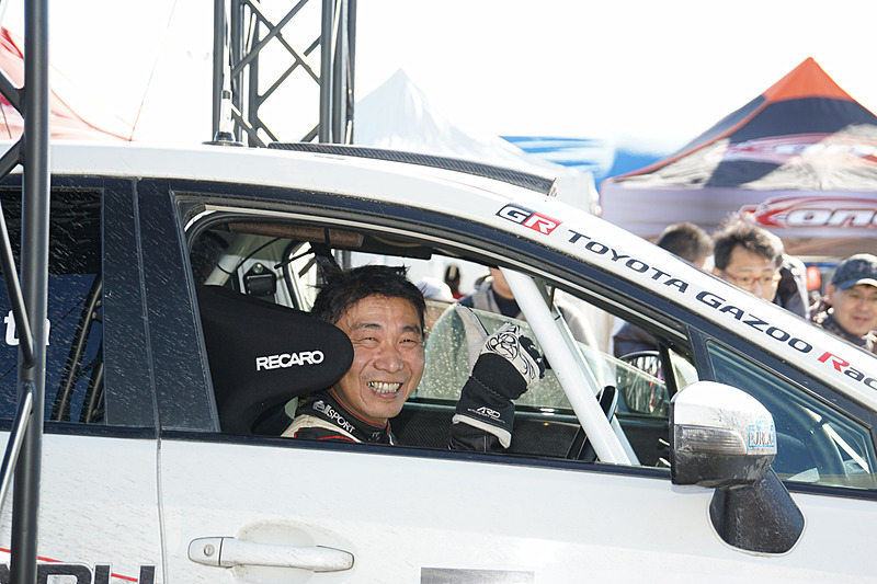 全日本ラリー選手権JN6クラスの2017年チャンピオンの勝田範彦選手（ラックSTI 名古屋スバル DL WRX）