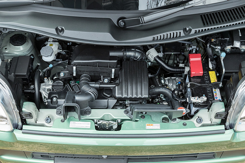 エンジンは先代同様R06A型を搭載。スペックは最高出力38kW（52PS）/6500rpm、最大トルク60Nm（6.1kgm）/4000rpm