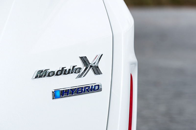 テールゲートにModulo Xのバッヂを装着
