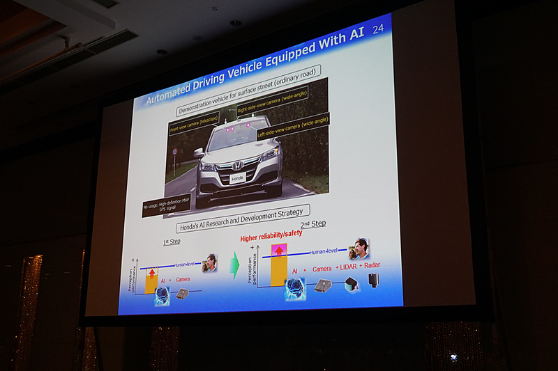 カメラでより人間に近い信頼性を実現するとともに、レーダーやライダーを組み合わせて人間を超える信頼性を実現させるという