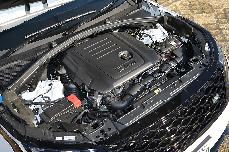 直列4気筒 2.0リッター直噴ターボディーゼルエンジンは最高出力180PS/4000rpm、最大トルク430Nm/1500rpmを発生。JC08モード燃費は14.4km/L。最高速は209km/h、0-100km/h加速は8.9秒