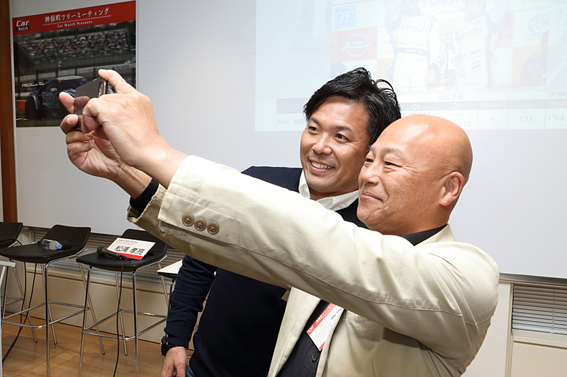 終了予定時間を過ぎていたにもかかわらずサインや記念写真にも快く応じてくれました。NAKAJIMA RACINGの皆さん、どうもありがとうございました。来シーズンもしっかり応援させていただきます！