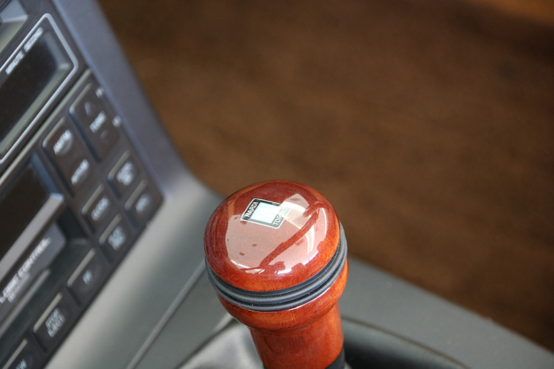 ナルディ製のシフトノブ