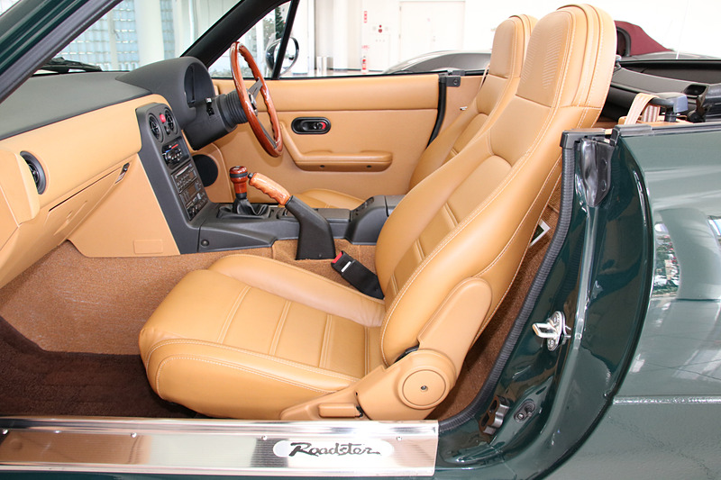 タンの内装もきれいさを取り戻している