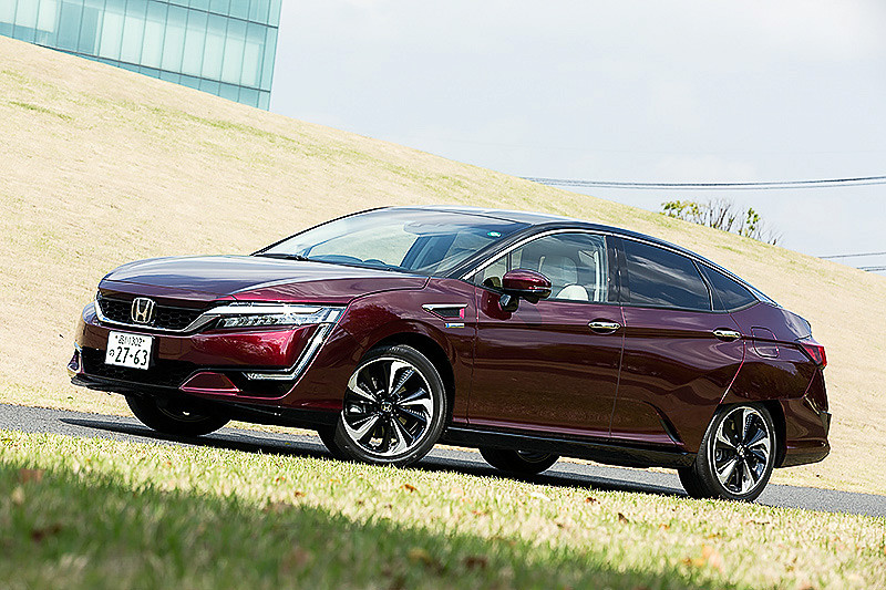 本田技研工業「クラリティ フューエル セル」