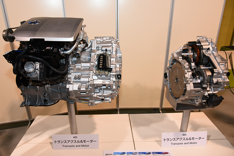 スライドを使った解説以外にも、会場では電動車両の構成部品などについて詳しく説明された