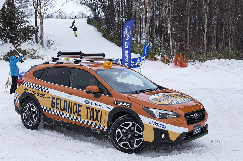 すぐ横にはスキーヤーやボーダーの姿が