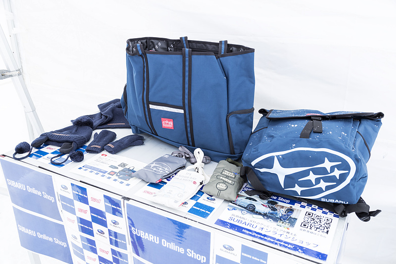 スバルグッズの展示ブース