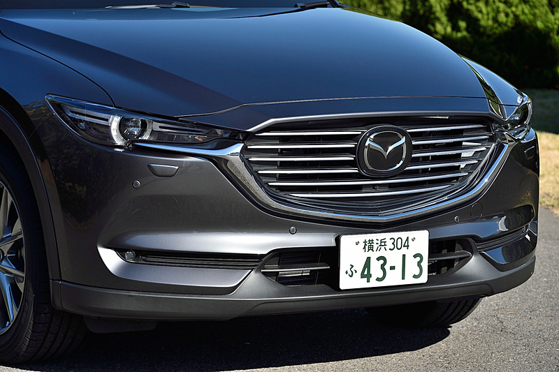 「XD L Package」ではアダプティブ・LED・ヘッドライト、スマート・ブレーキ・サポート（SBS）＆マツダ・レーダー・クルーズ・コントロール（MRCC）、レーンキープ・アシスト・システム（LAS）といった先進の安全装備を標準装備