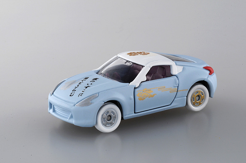 【月】フェアレディ Z「（上の句）夏の夜はまだ宵ながらあけぬるを （下の句）雲のいづこに月宿るらむ」（清原深養父）