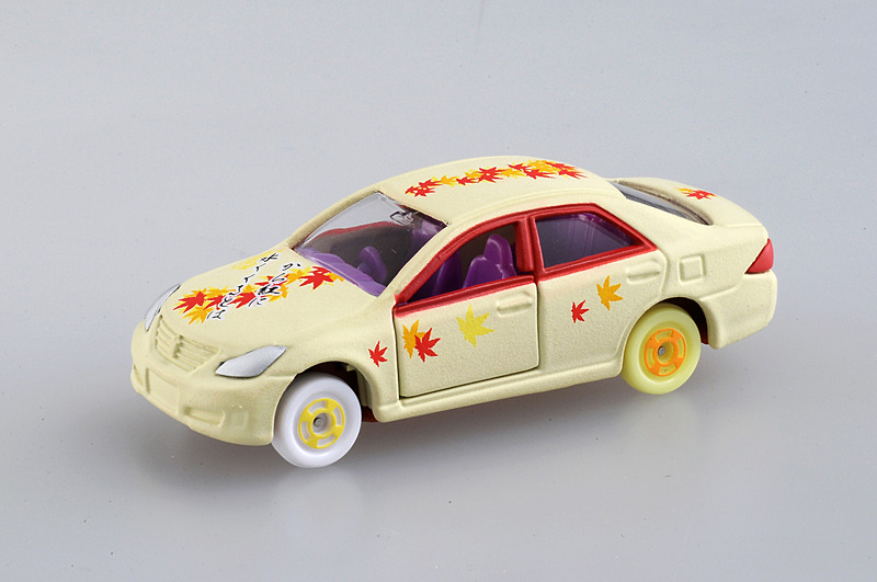 【紅】クラウン「（上の句）ちはやぶる神代も聞かず龍田川 （下の句）から紅に水くくるとは」（在原業平朝臣）