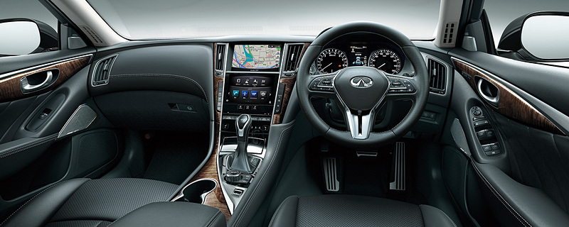 350GT HYBRID Type SPのインテリア