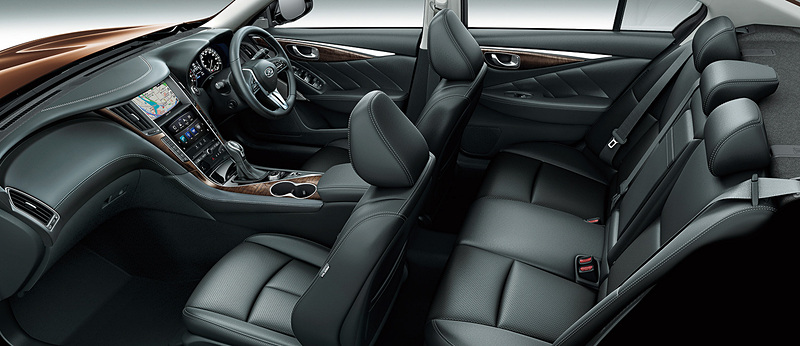 350GT HYBRID Type SPのインテリア